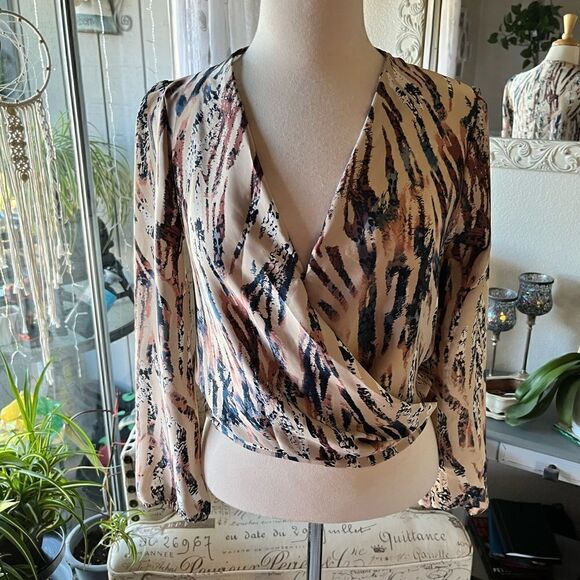 NWOT Kaii Los Angeles Top - Picture 1 of 11
